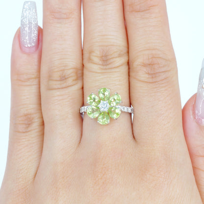 フラワーリング 指輪 ハフエタ ペリドット 1.7ct D0.38ct プラチナ900 鑑別書付