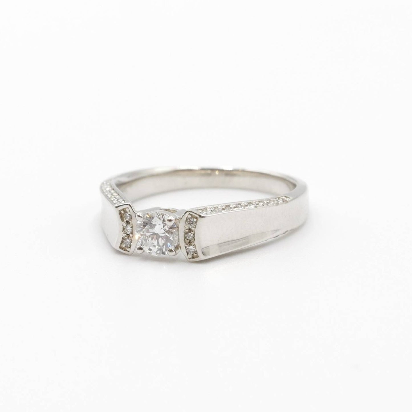 プラチナ Pt950 リング ダイヤモンド 0.32ct GIA 鑑別書有り 15号