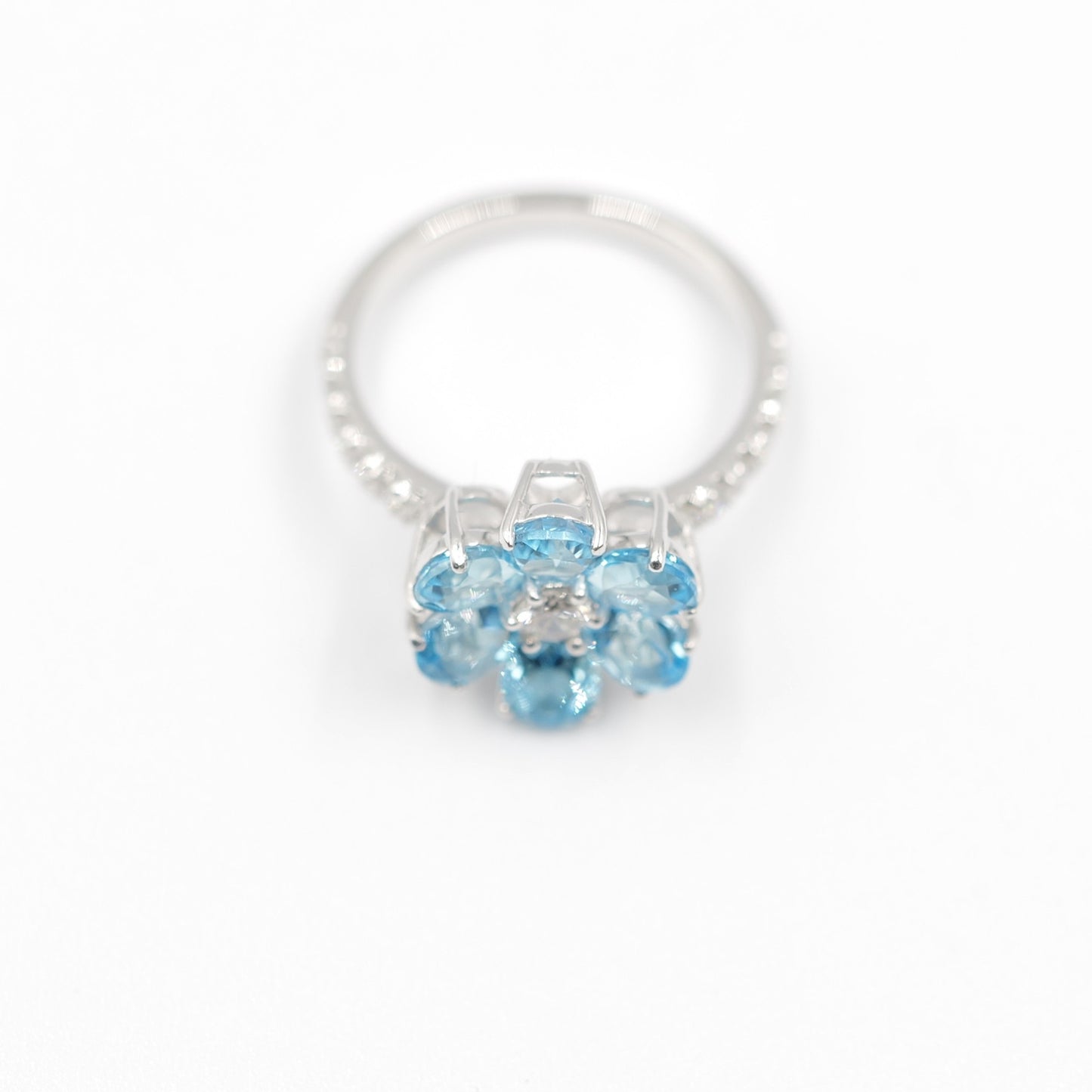 フラワーリング 指輪 ハフエタ ブルートパーズ 2ct D0.38ct プラチナ900 鑑別書付